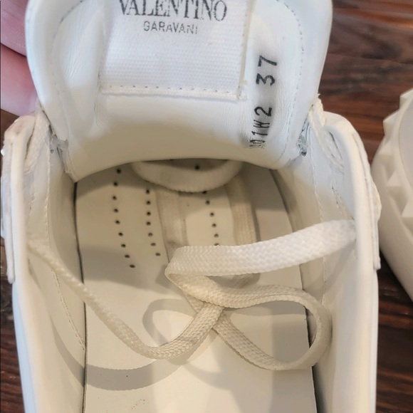 Valentino Rockstud -Sold out & hard to find ALL white womens 37 sneakers - Picture 5 of 5